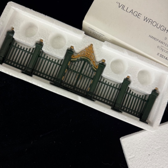 NOS Dept 56 Heritage Village Wrought Iron Gate Fence Green Gold 55140 Excellent - Picture 12 of 13